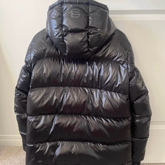 Aritzia The Super Puff ™️ High-Gloss, size small - Picture 2 of 6